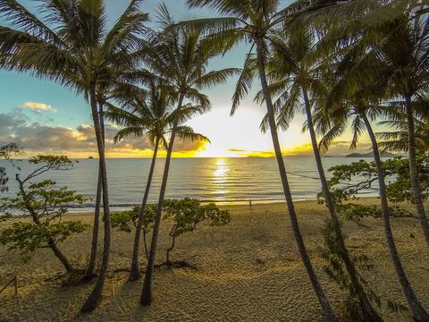 Marlin Waters Beachfront Apartments - Tourism Townsville 0