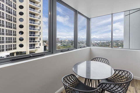 Meriton Suites Bondi Junction - Tourism Townsville 3