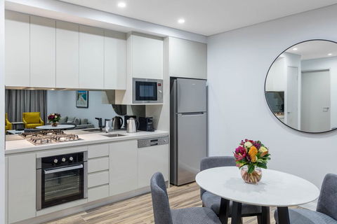 Meriton Suites Bondi Junction - Tourism Townsville 1
