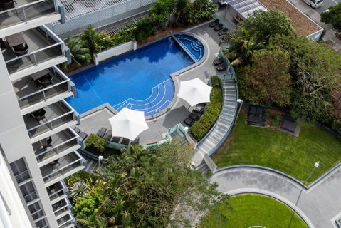 Meriton Suites Broadbeach - Tourism Townsville 0