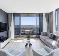Meriton Suites Southport - Tourism Townsville