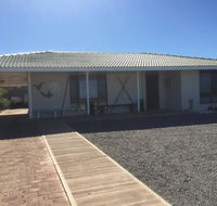 Mermaid Beachside Accommodation - Tourism Townsville