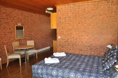 Merrijig Motor Inn - Tourism Townsville 1