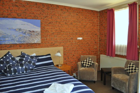 Merrijig Motor Inn - Tourism Townsville 0