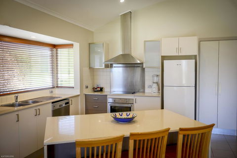 Merry Beach Caravan Park - Tourism Townsville 1