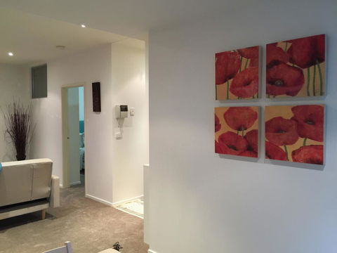 MH CBD Private 1 BR Apartment @ Wills Court - Tourism Townsville 2