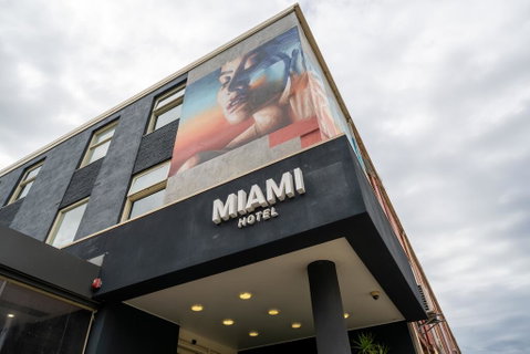Miami Hotel Melbourne - Tourism Townsville 0