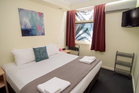 Miami Hotel Melbourne - Tourism Townsville 1