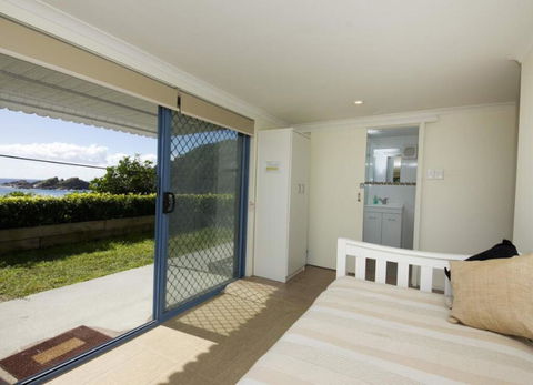 Mick's Apartment - Seal Rocks Beachfront - Tourism Townsville 2