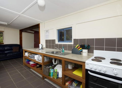 Mick's Beach Cottage - Seal Rocks Beachfront - Tourism Townsville 2
