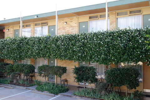 Mid City Motor Inn Queanbeyan - Tourism Townsville 1