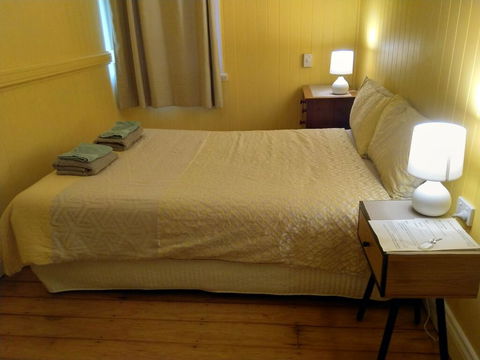 Minto Colonial Accommodation - Tourism Townsville 0