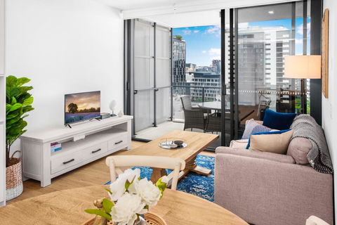 Modern 1-Bed Apartment With Balcony And Leisure Area - Tourism Townsville 2