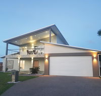 Modern Luxury Ocean Views - Tourism Townsville