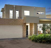Modern Peaceful Beach Location - Secure Parking - Tourism Townsville