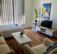 Modern Unit Near To Surfers Paradise - Tourism Townsville