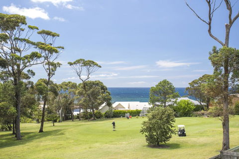 Mollymook Links - Tourism Townsville 3