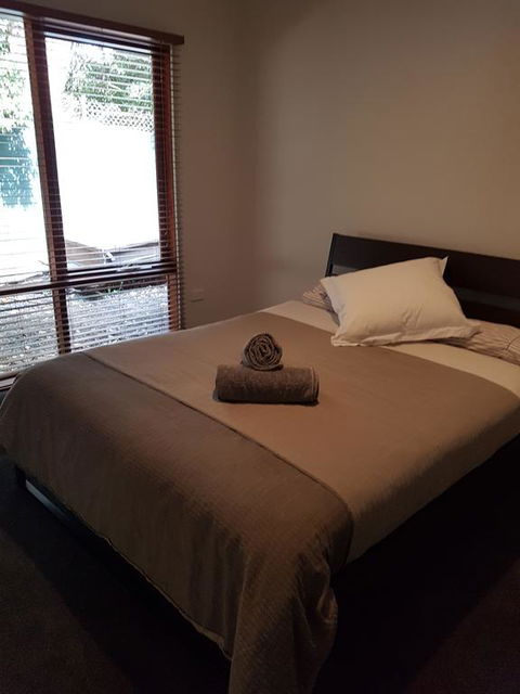 Montrose Barn House - Tourism Townsville 3
