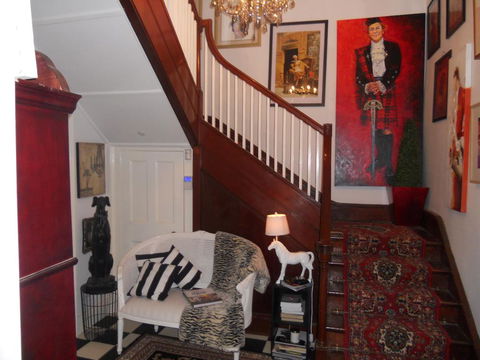 Montrose House - Tourism Townsville 0