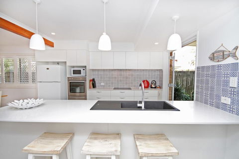 Mudjimba Sands, Mudjimba, Pet Friendly, BOND 500, LINEN INCLUDED, WIFI - Tourism Townsville 3