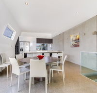 Nautilus 2 Luxury Retreat - Modern beachfront townhouse WiFi water views - Tourism Townsville