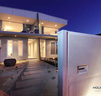 Nautilus Villa Luxury Retreat modern large double beachfront townhouse water views - Tourism Townsville