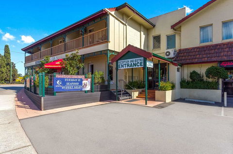 Quality Hotel Bayswater - Tourism Townsville 0