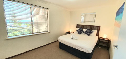 Scarborough Beach Front Resort - Shell Ten - Tourism Townsville 3