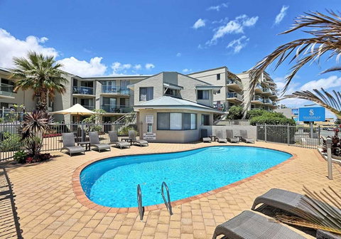 Scarborough Beach Front Resort - Shell Ten - Tourism Townsville 13