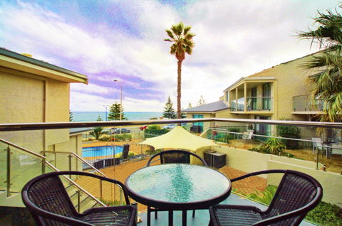 Scarborough Beach Front Resort - Shell Ten - Tourism Townsville 11