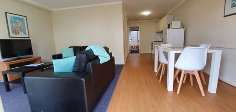 West Beach Lagoon 202 - Quiet & Ground Floor! - Tourism Townsville 9
