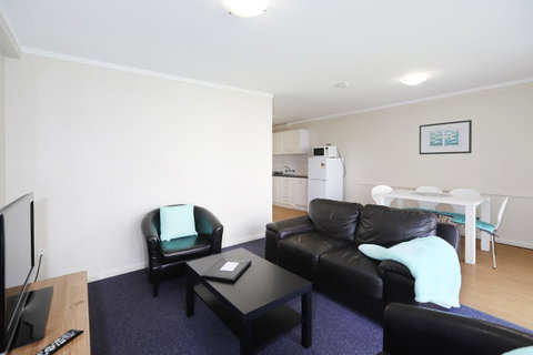 West Beach Lagoon 202 - Quiet & Ground Floor! - Tourism Townsville 11