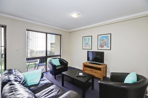 West Beach Lagoon 202 - Quiet & Ground Floor! - Tourism Townsville 12
