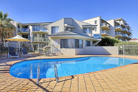 Beachfront @ Scarbs - Tourism Townsville 5