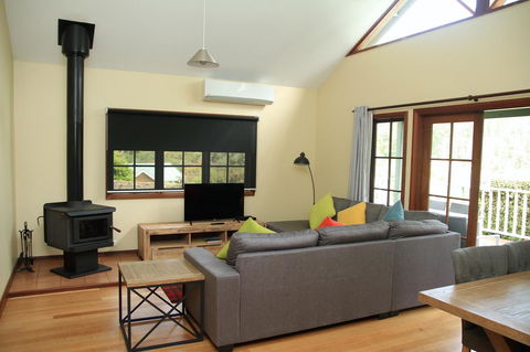 Riverglen Chalets - Tourism Townsville 12