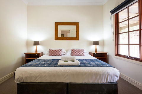 Riverglen Chalets - Tourism Townsville 22