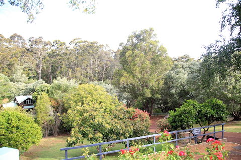 Riverglen Chalets - Tourism Townsville 10