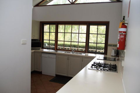 Riverglen Chalets - Tourism Townsville 8