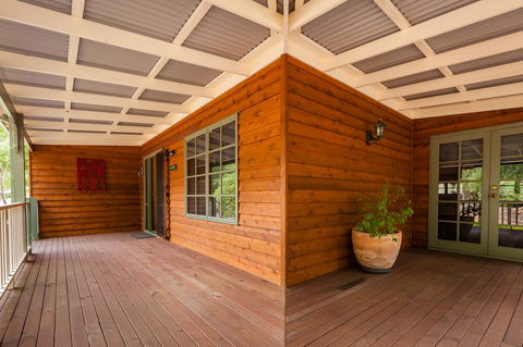 Riverglen Chalets - Tourism Townsville 7