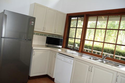 Riverglen Chalets - Tourism Townsville 9