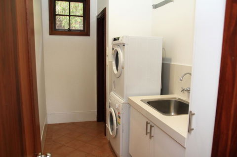 Riverglen Chalets - Tourism Townsville 1