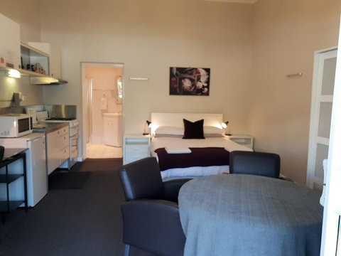 Stirling Apartments - Studio 1 - Tourism Townsville 4