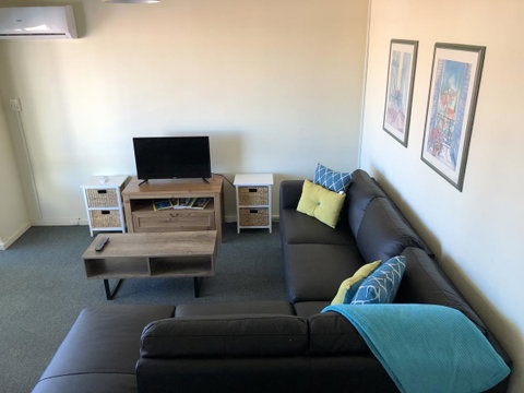 West Beach Lagoon 114 â€“ Ocean Views - Tourism Townsville 2