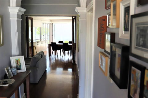 Fremantle Heritage Home For You To Enjoy! - Tourism Townsville 4