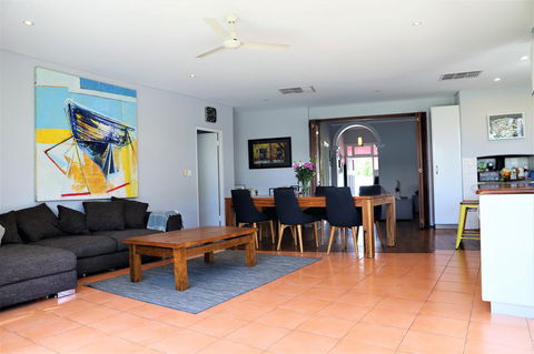 Fremantle Heritage Home For You To Enjoy! - Tourism Townsville 12