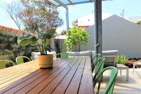 Fremantle Heritage Home For You To Enjoy! - Tourism Townsville 5