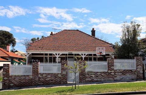 Fremantle Heritage Home For You To Enjoy! - Tourism Townsville 0