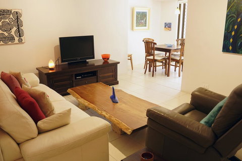 Suffolk House - Tourism Townsville 7