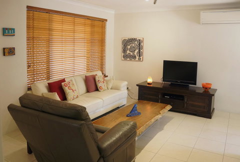 Suffolk House - Tourism Townsville 6