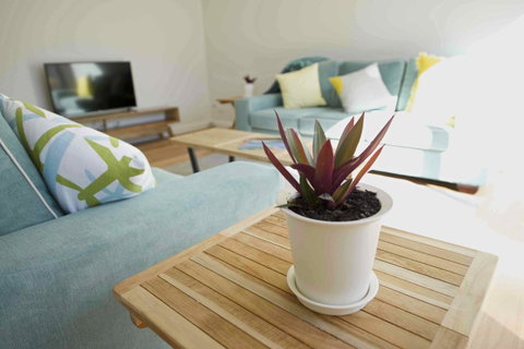 Sunny Blinco Street House - Tourism Townsville 7